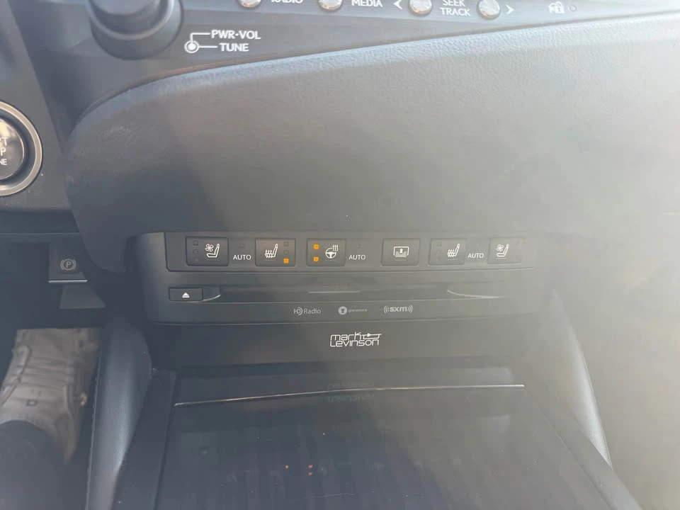 2019 Lexus ES 7th Gen - Image 4 of 10
