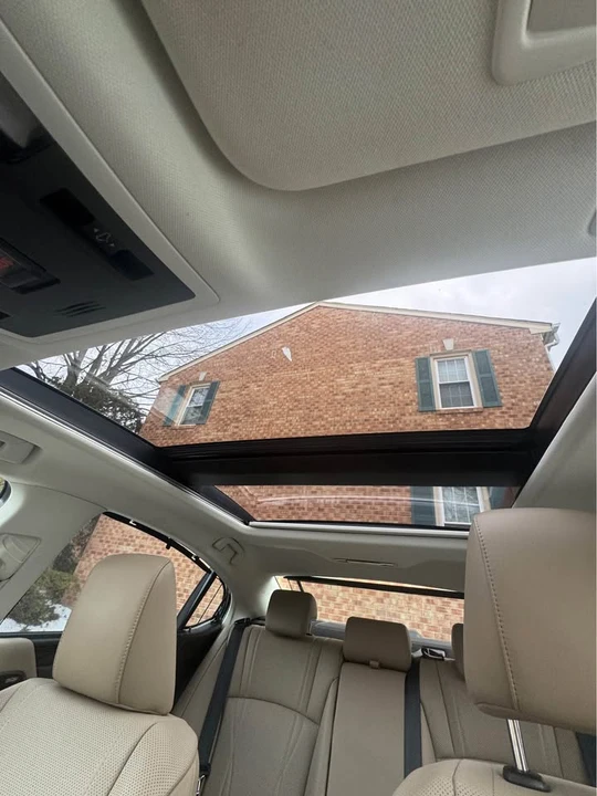 2019 Lexus ES 7th Gen - Image 7 of 10
