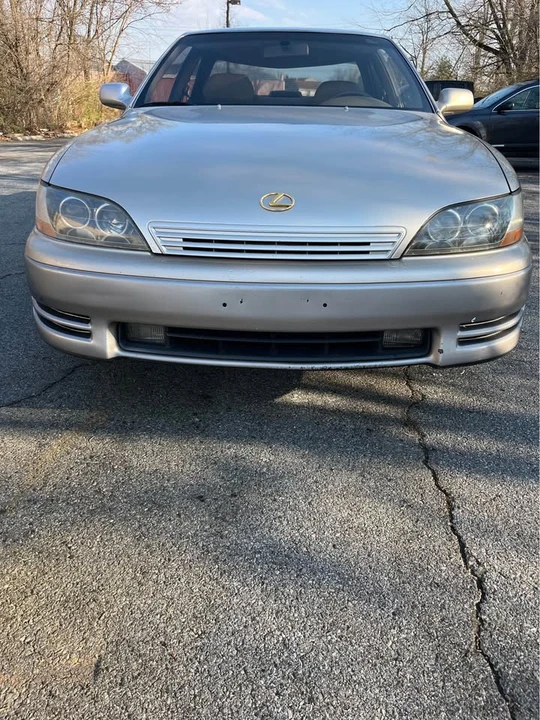 1996 Lexus ES 2nd Gen - Image 4 of 10