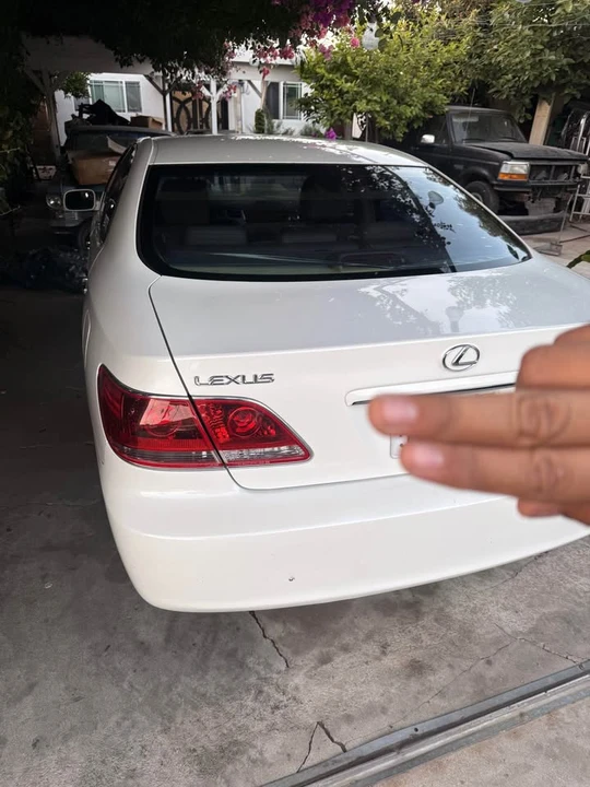 2005 Lexus ES 4th Gen - Image 2 of 7
