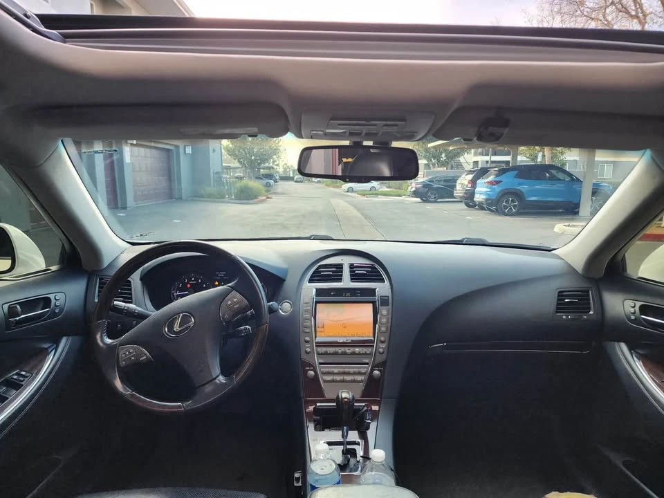 2012 Lexus ES 5th Gen - Image 6 of 8