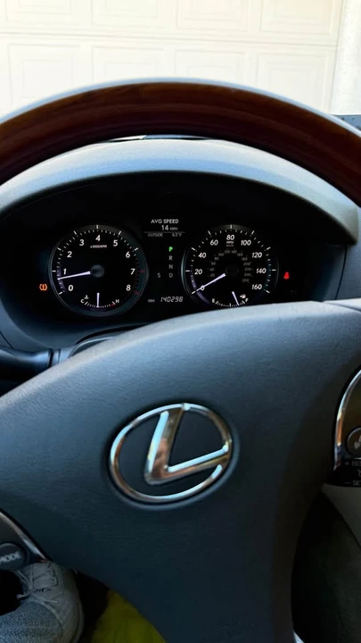 2011 Lexus ES 5th Gen - Image 3 of 10