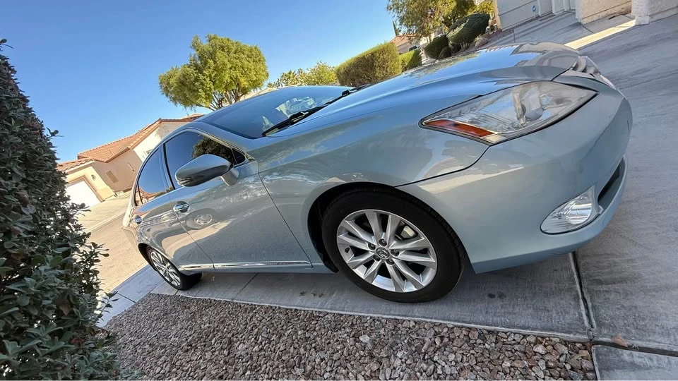 2011 Lexus ES 5th Gen - Image 8 of 10