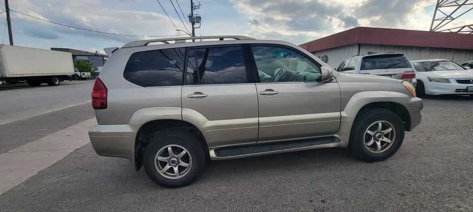 2005 Lexus GX 1st Gen - Image 3 of 7
