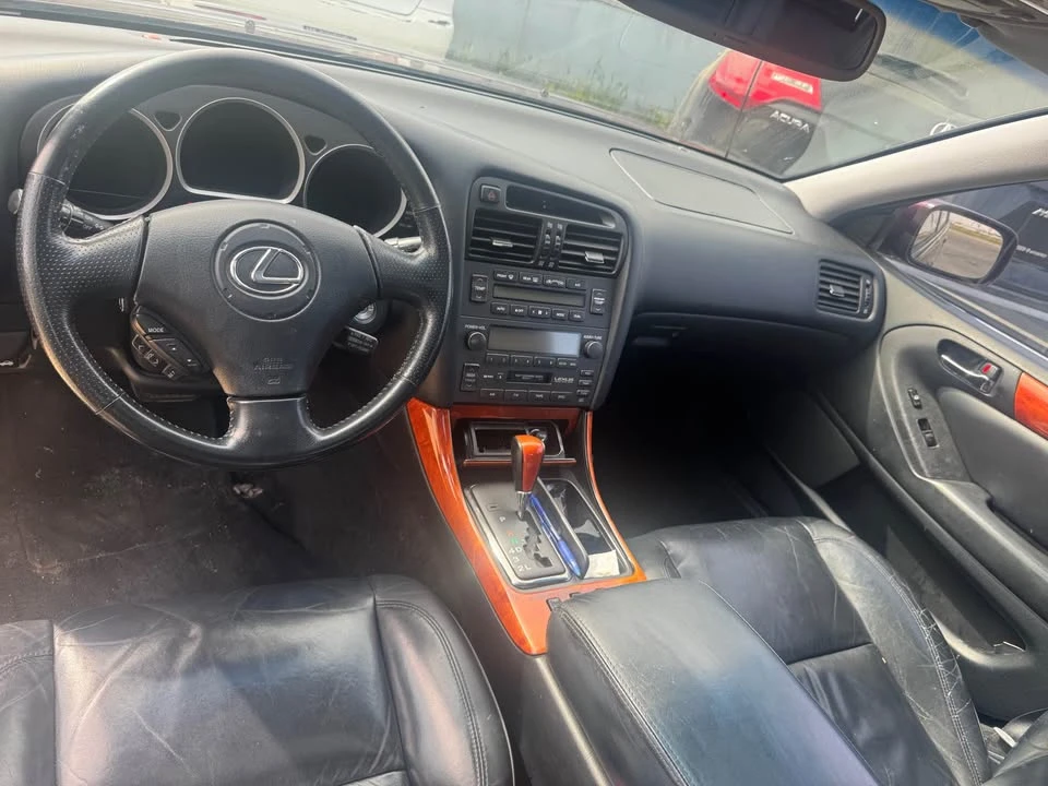 2001 Lexus GS 2nd Gen - Image 4 of 5