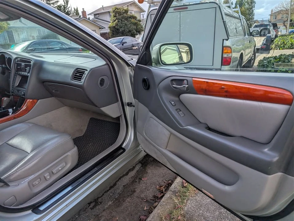 2003 Lexus GS 2nd Gen - Image 9 of 10