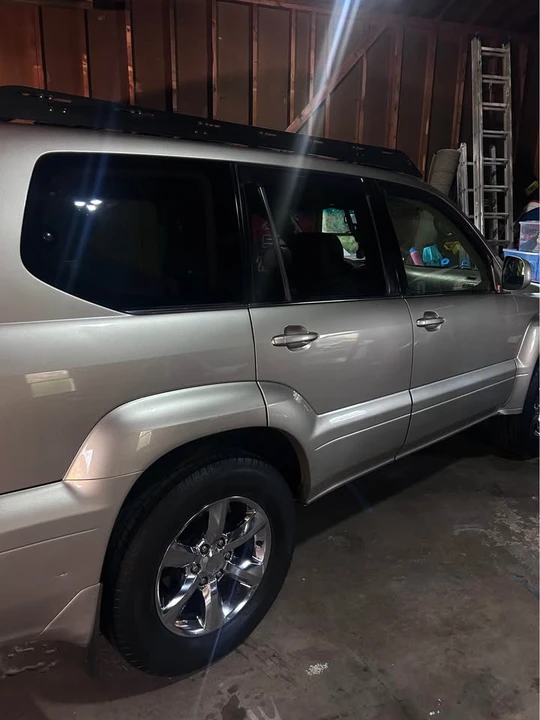 2005 Lexus GX 1st Gen - Image 5 of 10