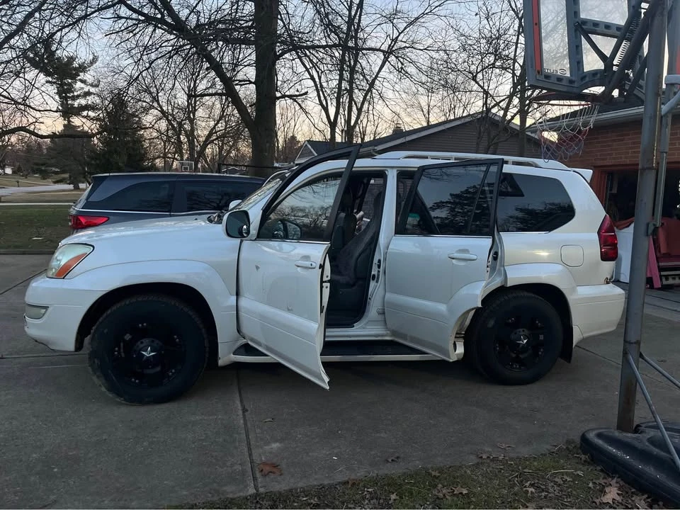 2007 Lexus GX 1st Gen - Image 2 of 10