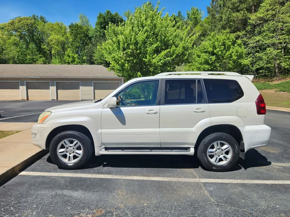 2007 Lexus GX 1st Gen - Image 2 of 10