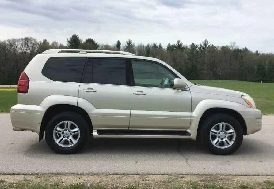 2006 Lexus GX 1st Gen - Image 2 of 10