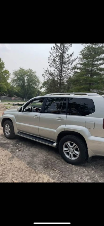2004 Lexus GX 1st Gen - Image 3 of 4