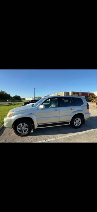 2004 Lexus GX 1st Gen - Image 4 of 10