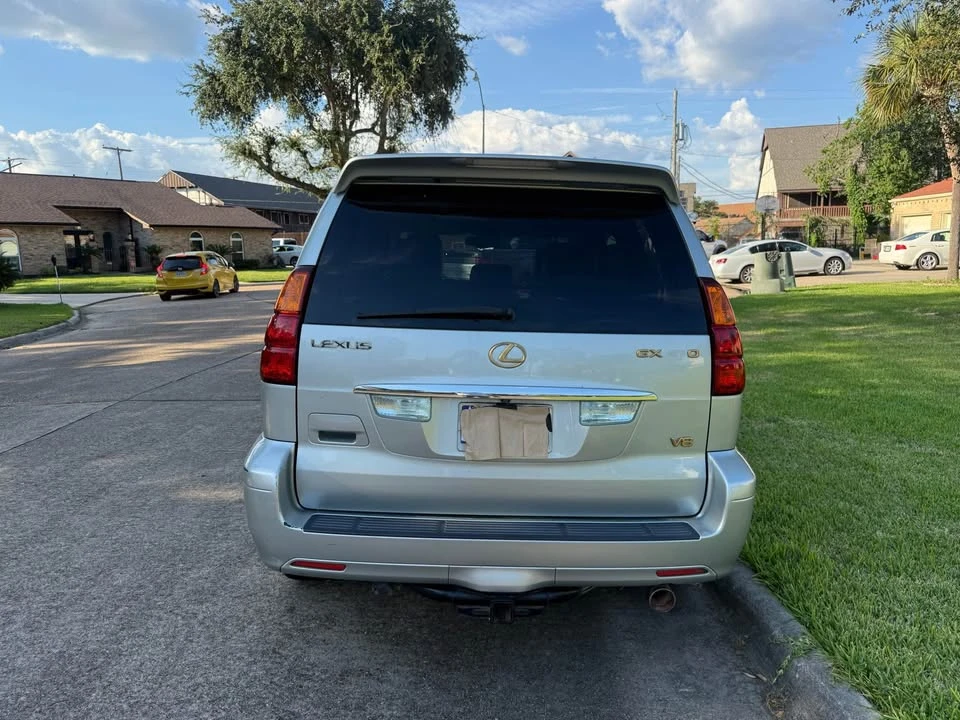 2004 Lexus GX 1st Gen - Image 8 of 10