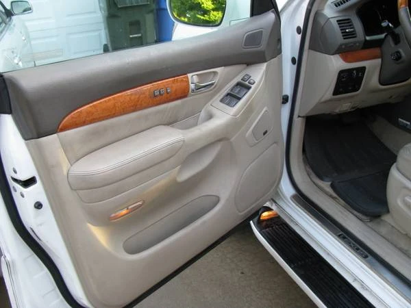 2007 Lexus GX 1st Gen - Image 10 of 17