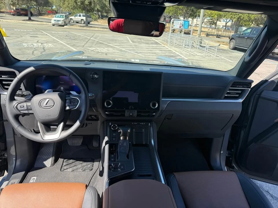2025 Lexus GX 3rd Gen - Image 8 of 10