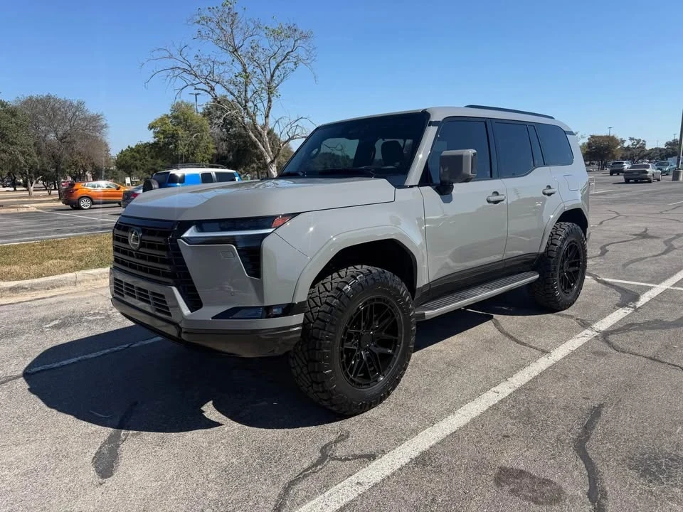 2025 Lexus GX 3rd Gen - Image 5 of 10