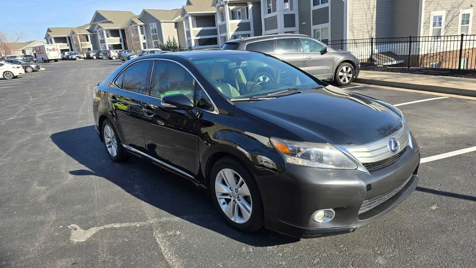 2010 Lexus HS - Image 3 of 9