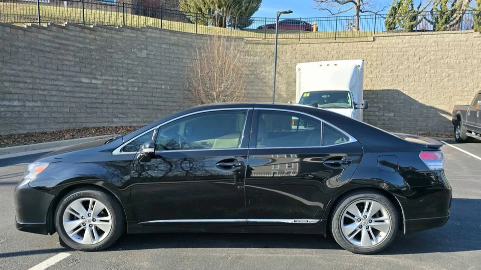 2010 Lexus HS - Image 8 of 9