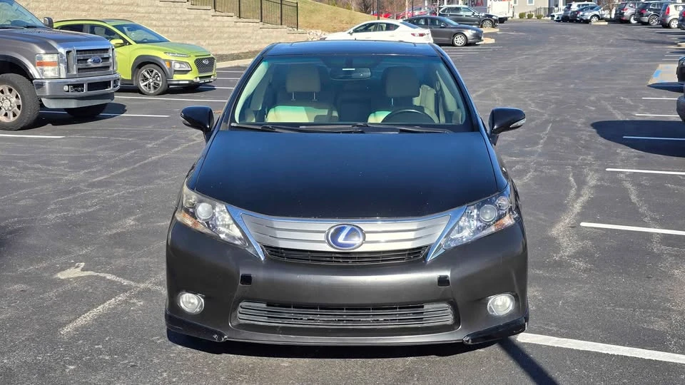 2010 Lexus HS - Image 2 of 9