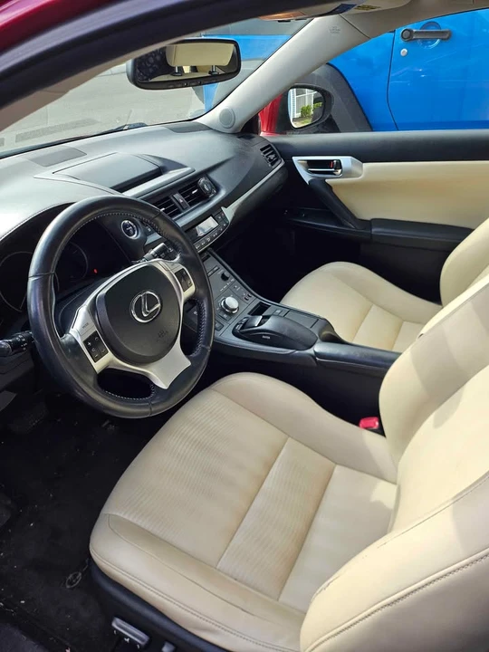 2012 Lexus CT - Image 7 of 8