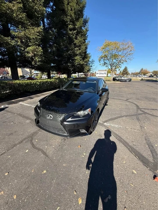 Lexus IS 3rd Gen - Image 2 of 7