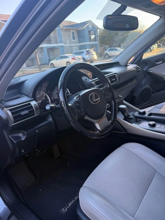 2015 Lexus IS 3rd Gen - Image 8 of 10