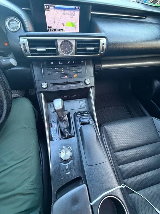 2015 Lexus IS 3rd Gen - Image 20 of 24