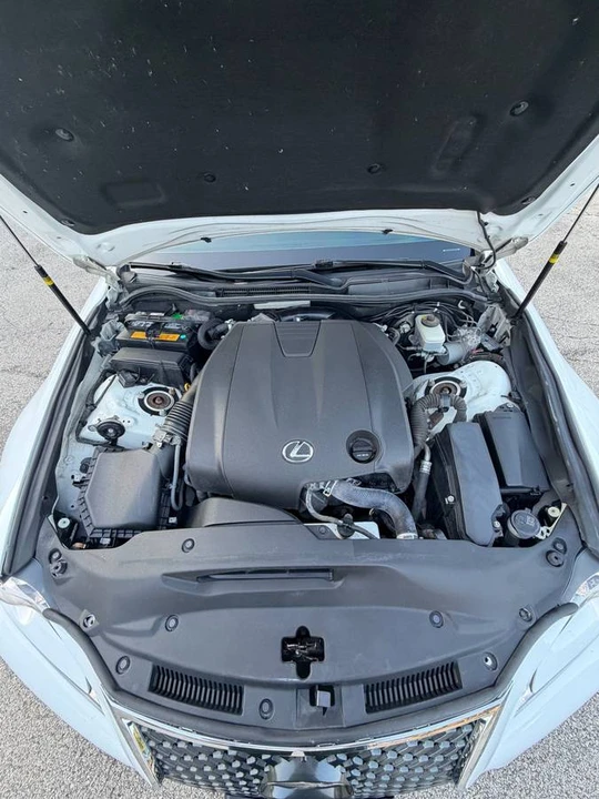 2015 Lexus IS 3rd Gen - Image 23 of 24
