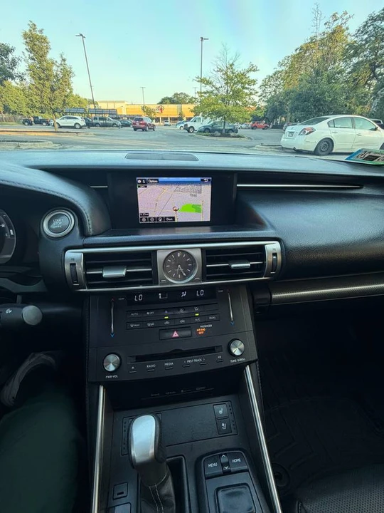 2015 Lexus IS 3rd Gen - Image 19 of 24