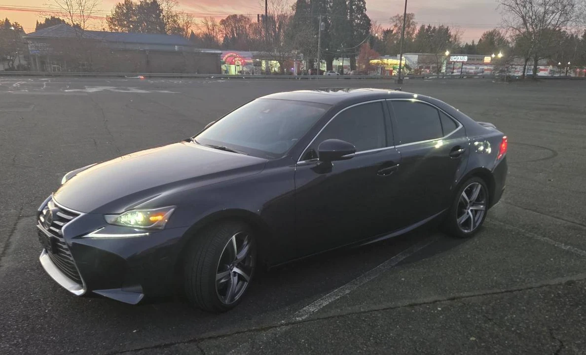 2019 Lexus IS 3rd Gen - Image 2 of 8