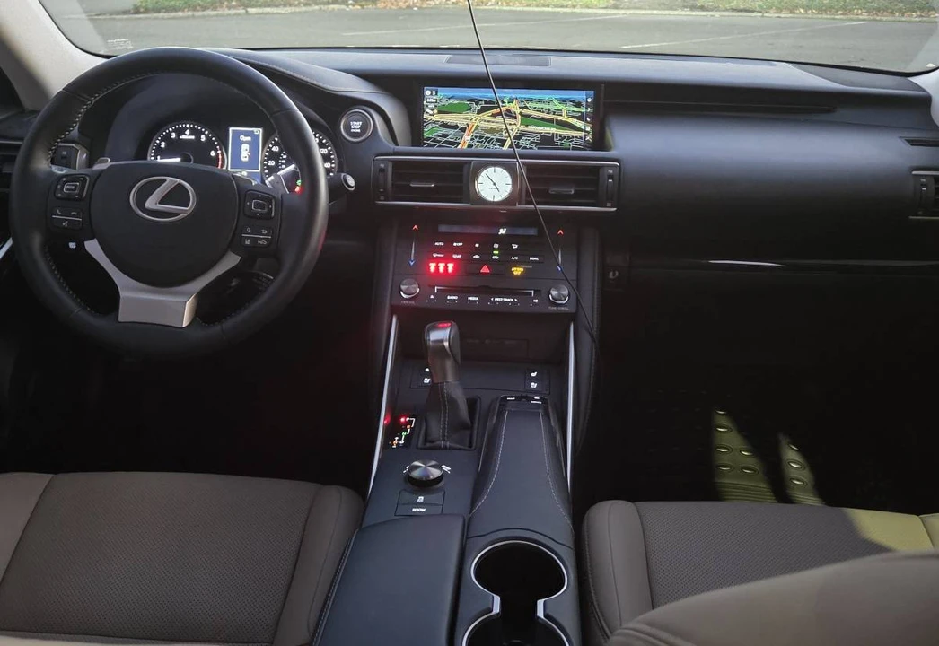 2019 Lexus IS 3rd Gen - Image 7 of 8