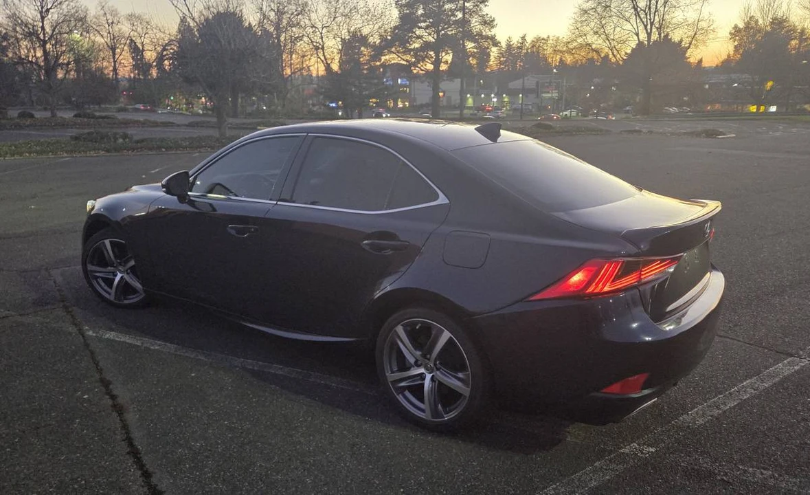 2019 Lexus IS 3rd Gen - Image 4 of 8
