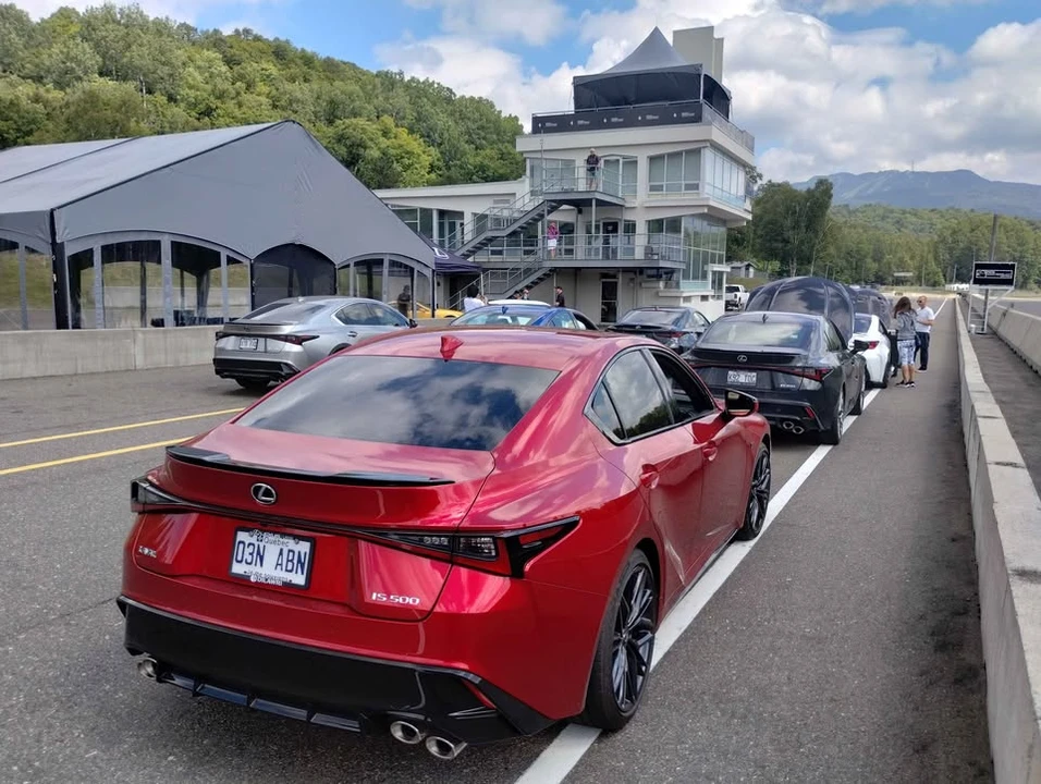 2023 Lexus IS 3rd Gen - Image 6 of 9