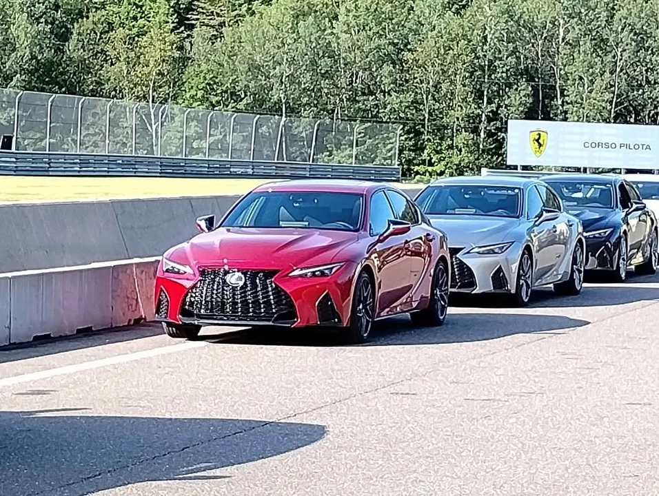 2023 Lexus IS 3rd Gen - Image 7 of 9