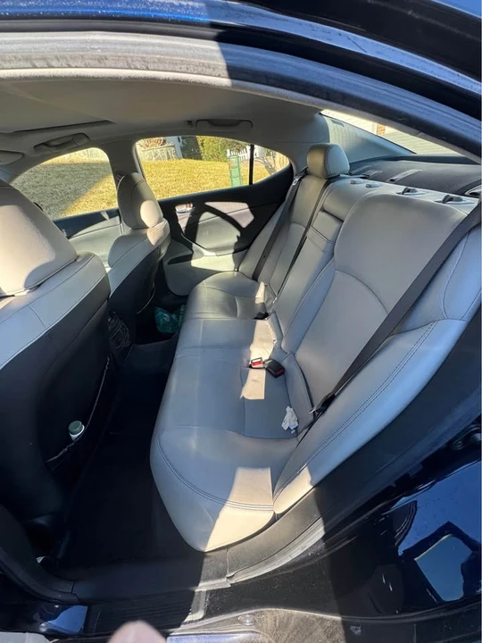 Lexus IS - Image 5 of 6