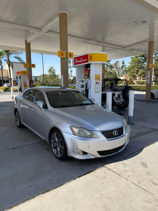 2007 Lexus IS 2nd Gen - Image 2 of 8