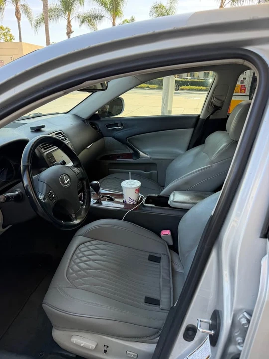2007 Lexus IS 2nd Gen - Image 6 of 8