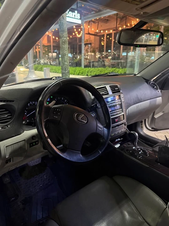 2006 Lexus IS 2nd Gen - Image 4 of 4