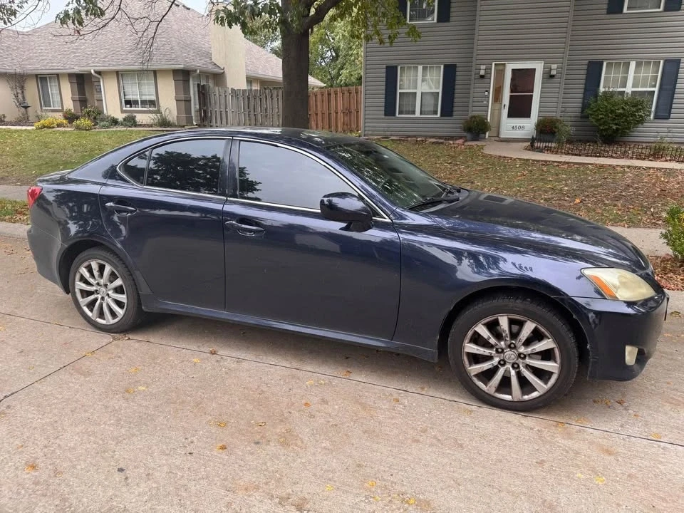 2006 Lexus IS 2nd Gen - Image 2 of 10