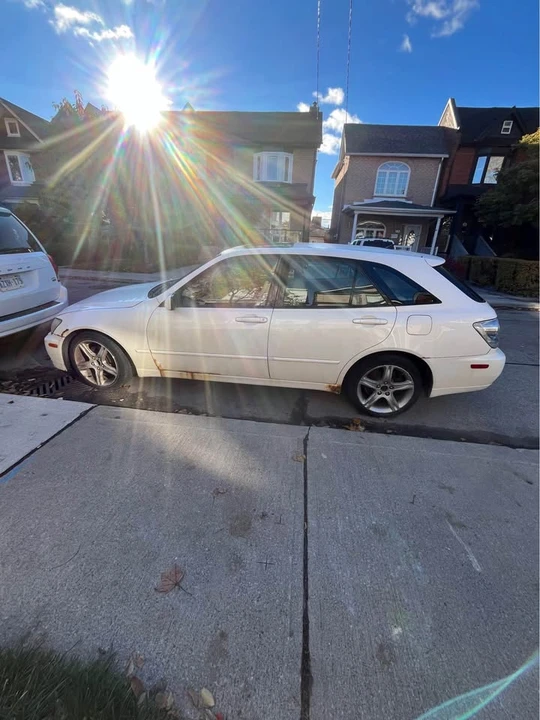 Lexus IS 1st Gen - Image 4 of 7