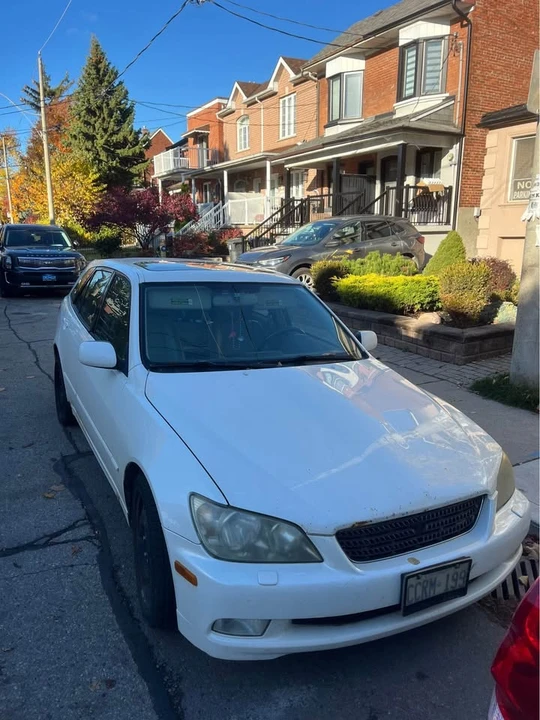 Lexus IS 1st Gen - Image 2 of 7