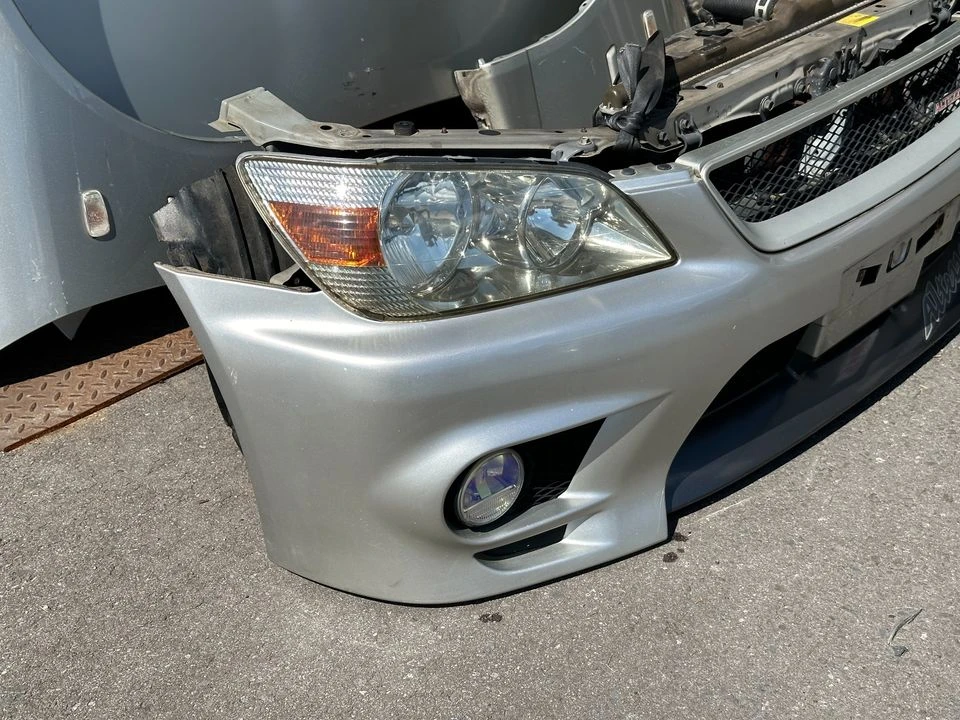 Lexus IS 1st Gen - Image 2 of 10