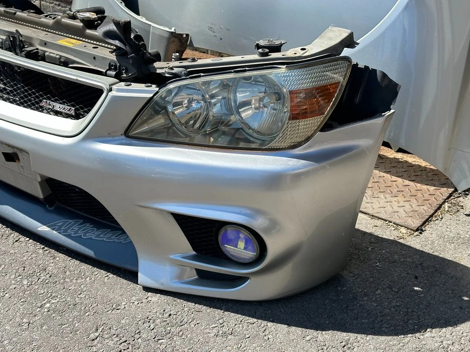 Lexus IS 1st Gen - Image 5 of 10