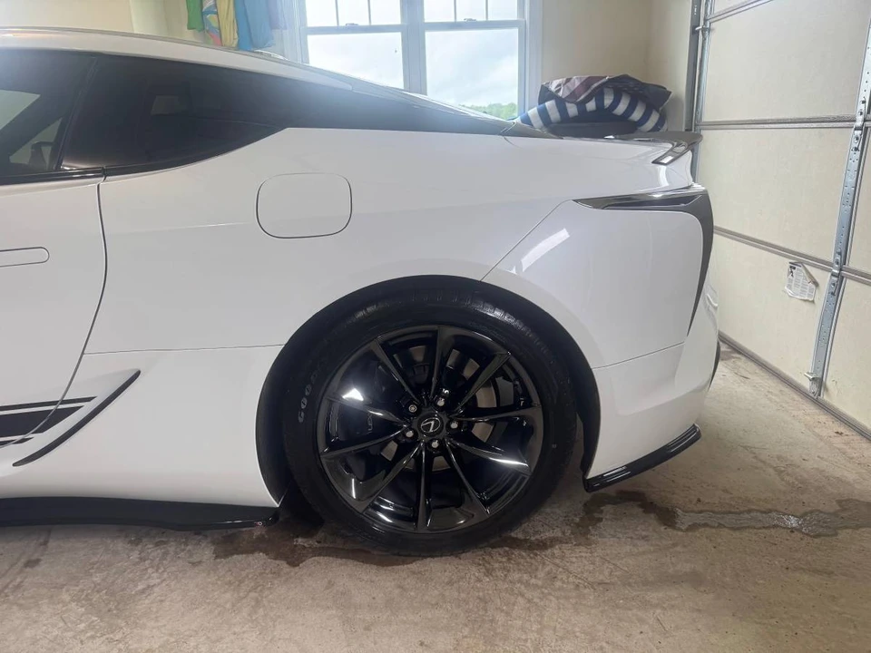 2018 Lexus LC - Image 22 of 24