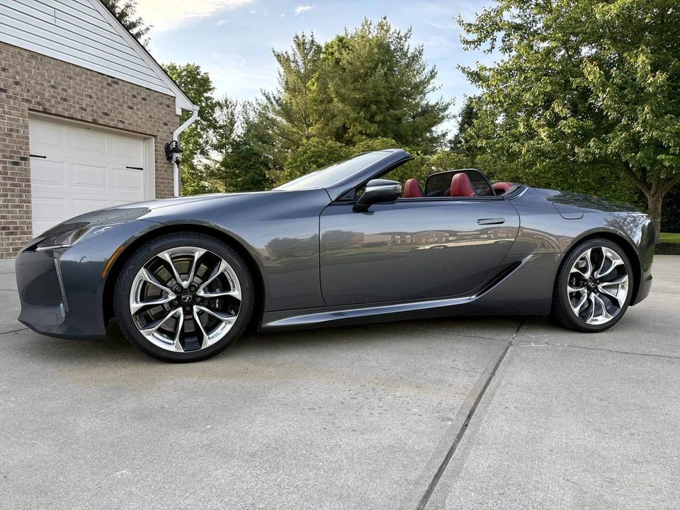 2023 Lexus LC - Image 2 of 6