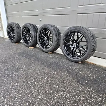 Lexus LC500 Tire Set