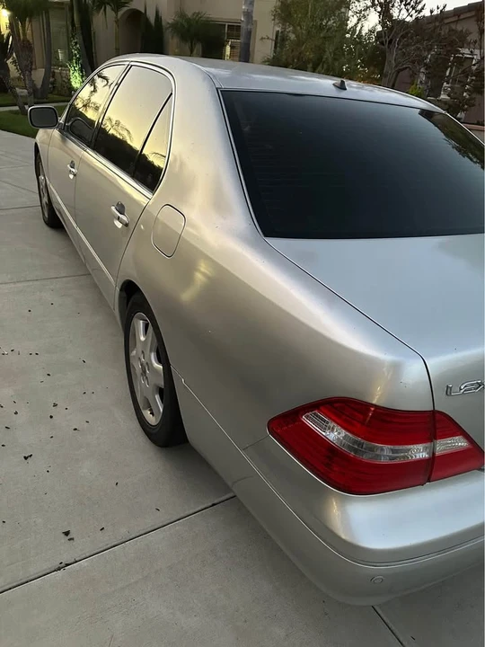 2004 Lexus LS 3rd Gen - Image 4 of 8