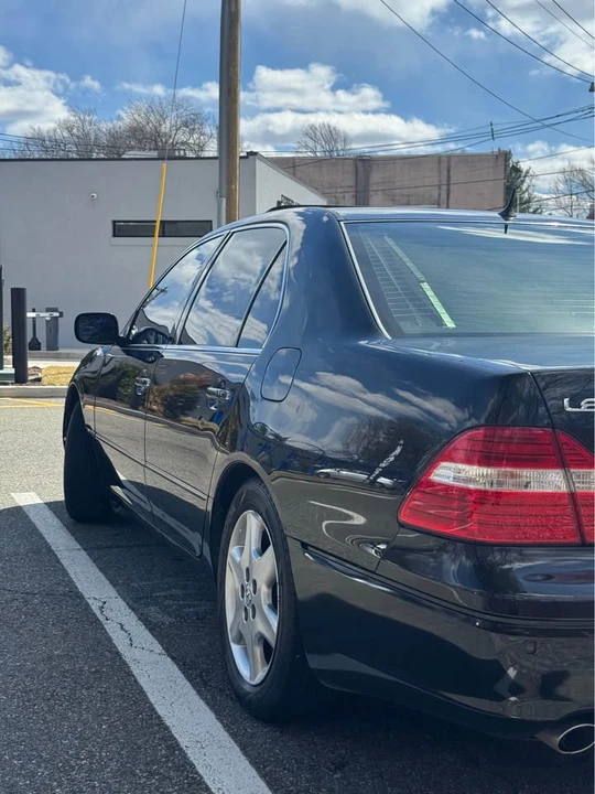 2004 Lexus LS 3rd Gen - Image 4 of 11