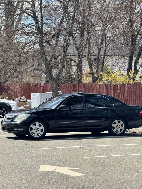 2004 Lexus LS 3rd Gen - Image 11 of 11