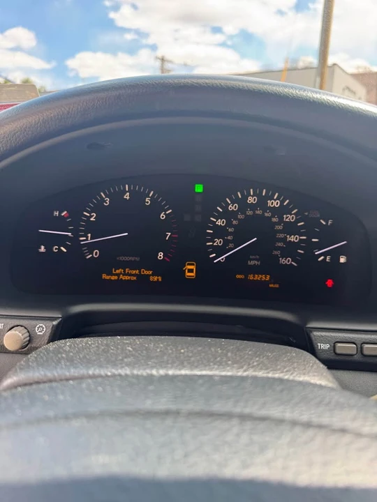 2004 Lexus LS 3rd Gen - Image 7 of 11
